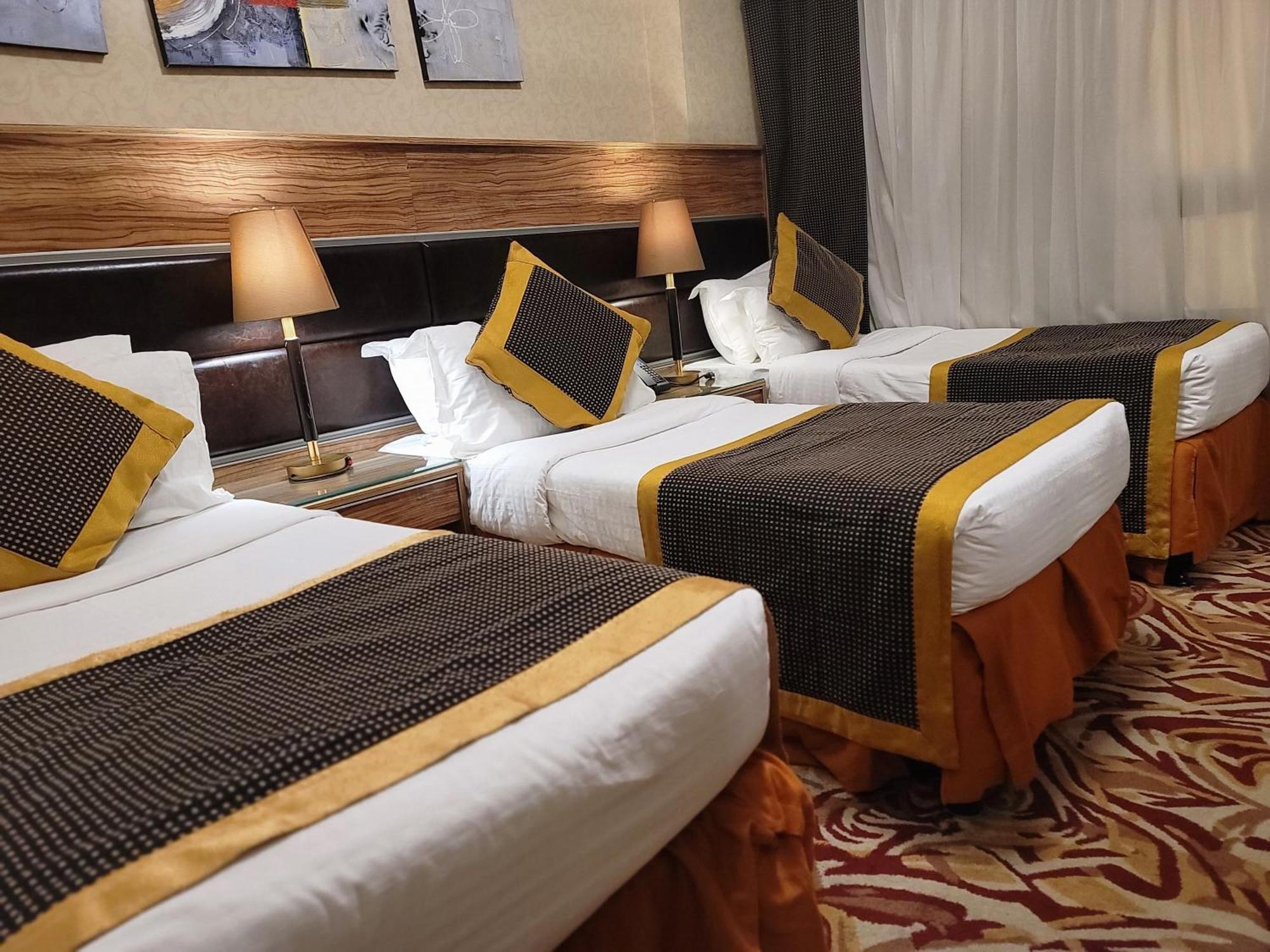 Golden Tulip Al Shakreen Hotel 3*