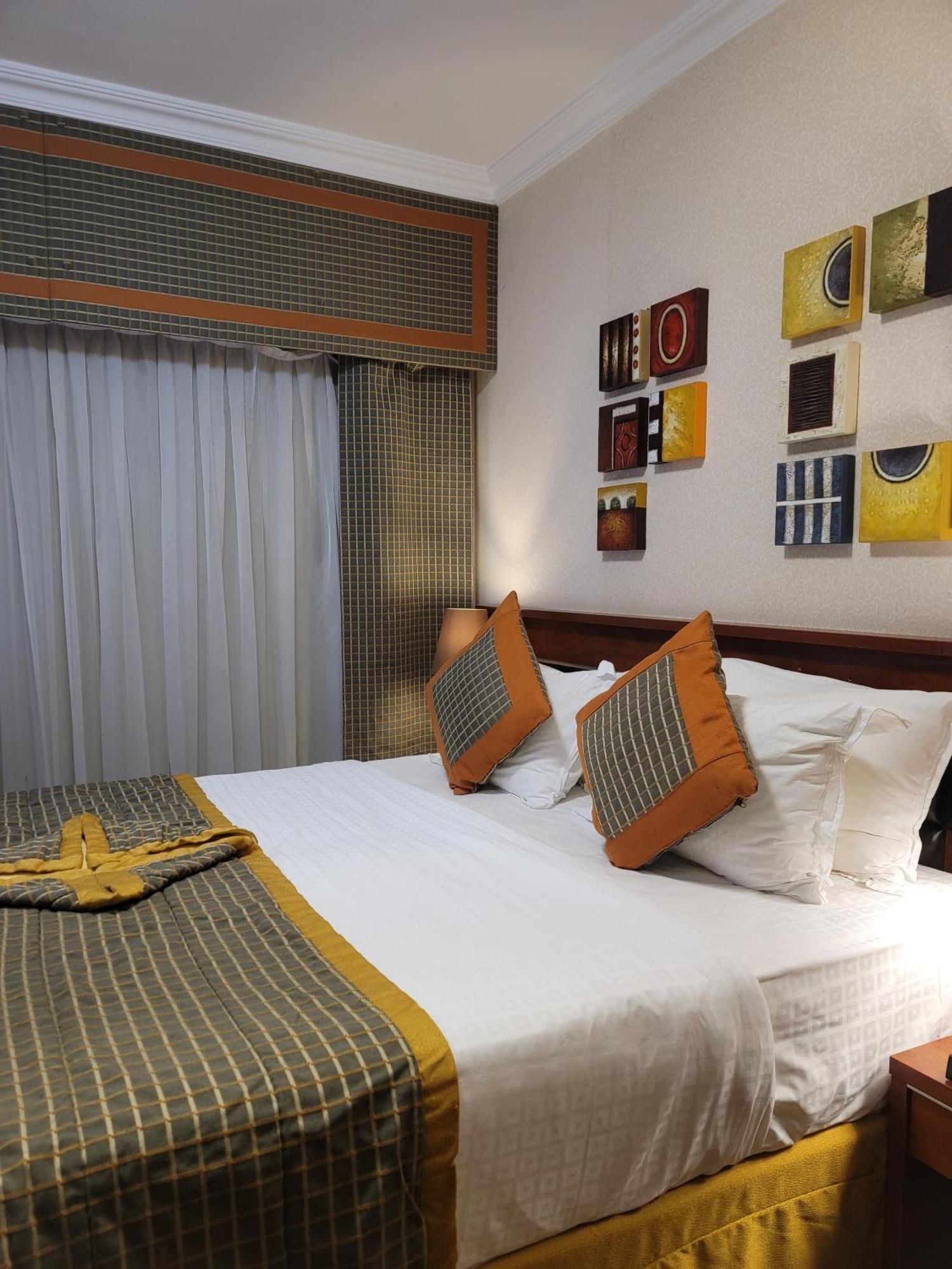 Golden Tulip Al Shakreen 3*