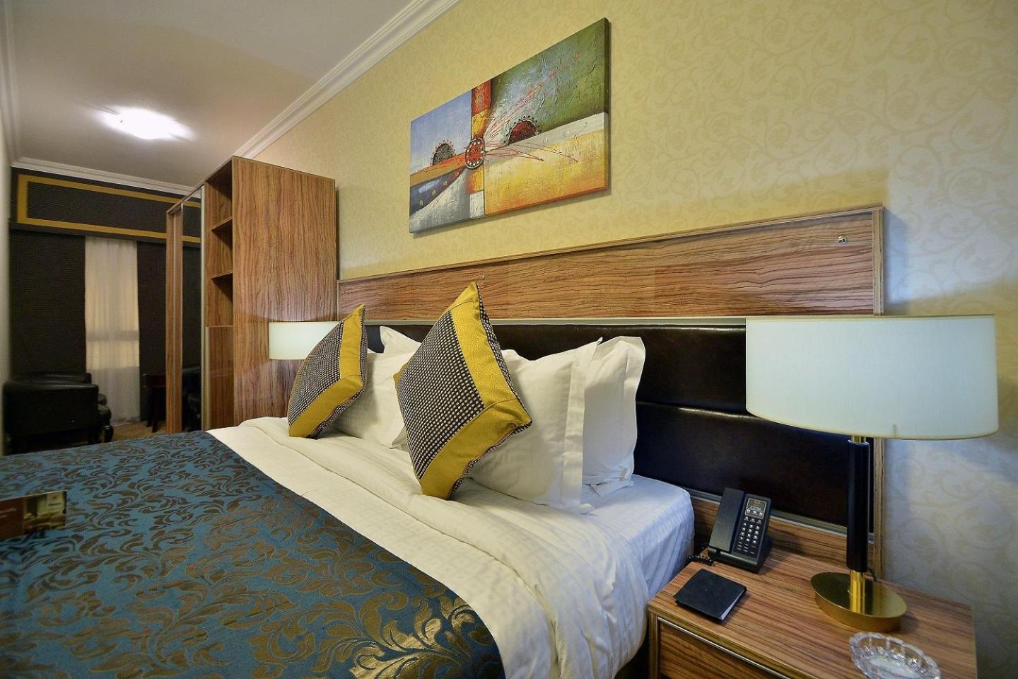 Golden Tulip Al Shakreen 3*