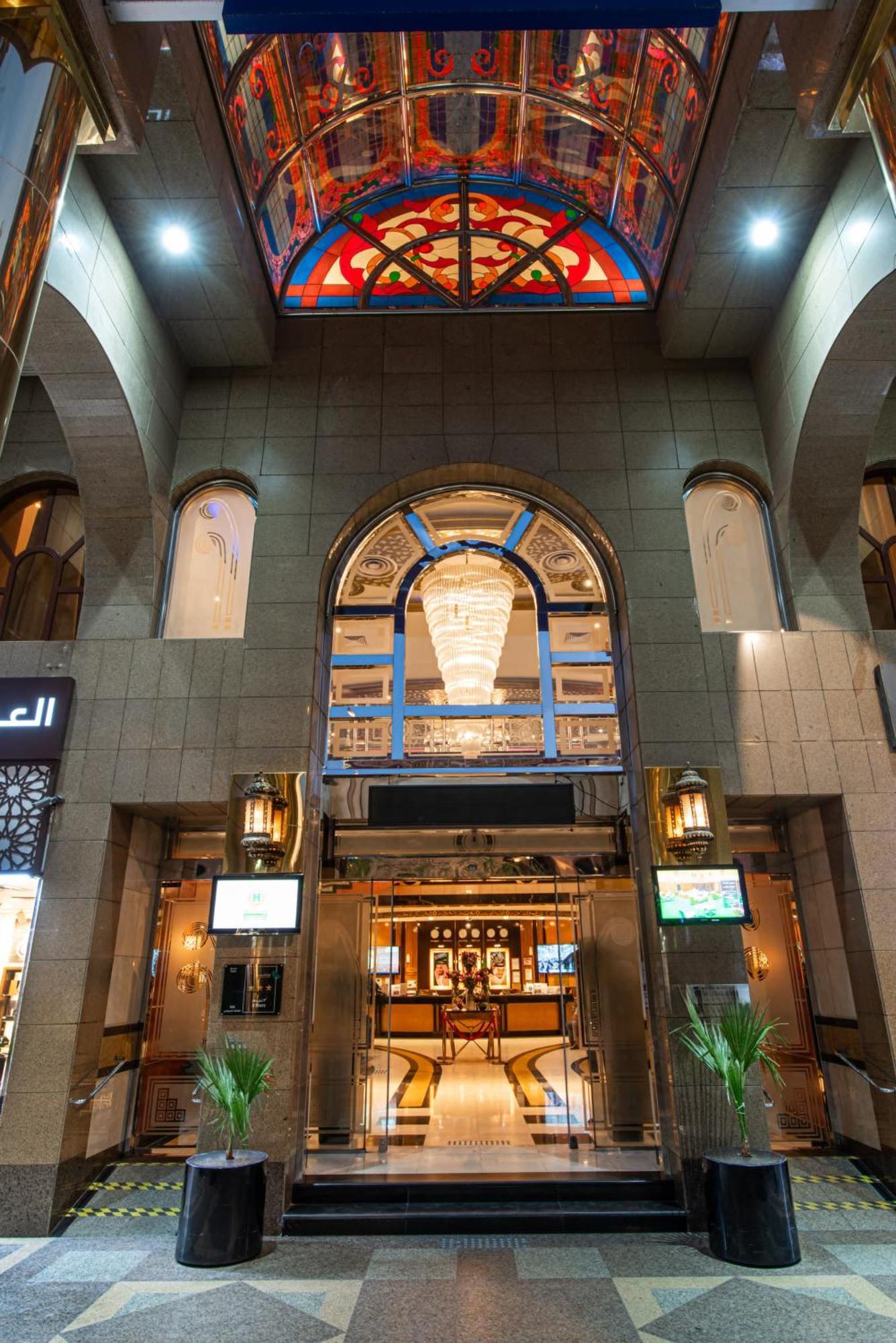 Hotel Golden Tulip Al Shakreen 3*